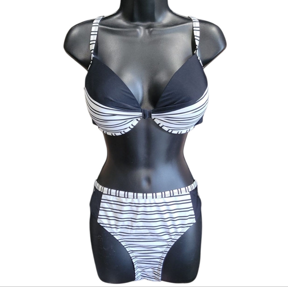 Zesica black & white stiped colorblock bikini Size XL